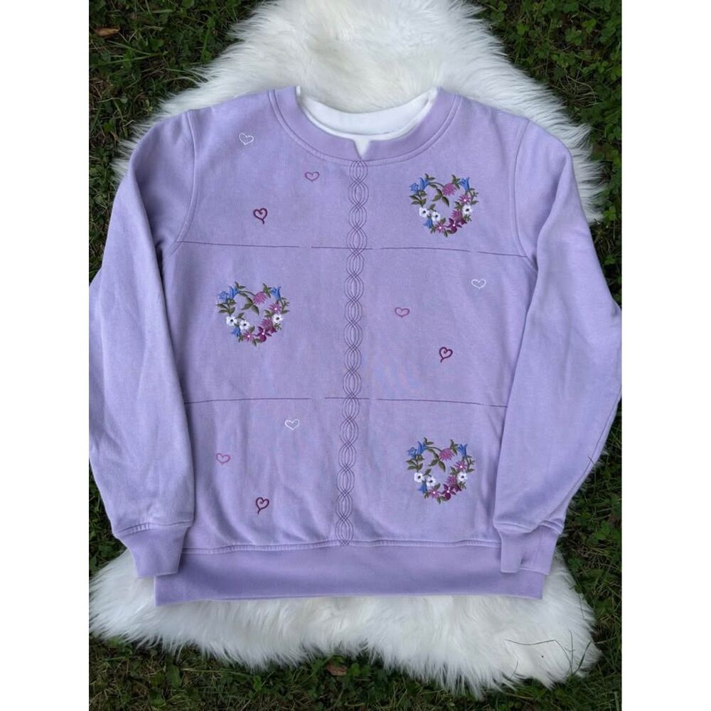 Vintage Embroidered Crewneck - 90s Vintage Embroidered Sweatshirt - Cottagecore